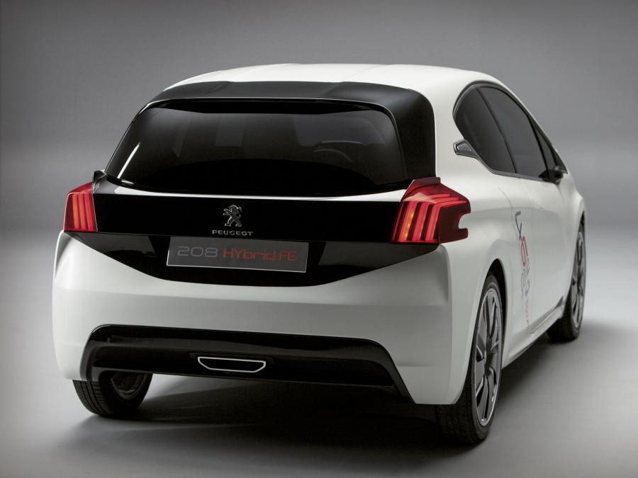  Peugeot 208 HYbrid FE Concept 2013 года  (фото 3 из 5)